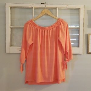 💕3 for$15💕 Coral off shoulder/round neck Top